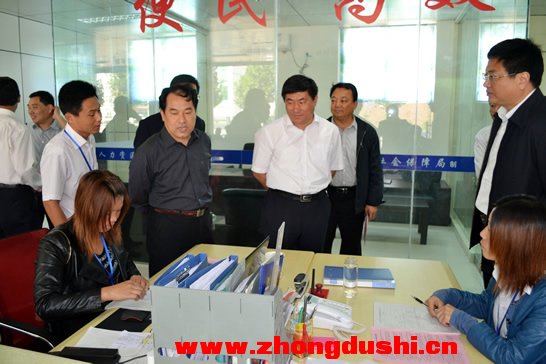 山東省人力資源和社會保障廳規(guī)劃財務處郭增祥來汶上縣視察