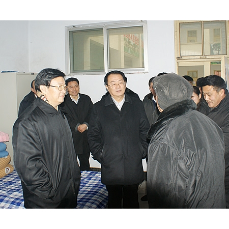 濟(jì)寧市副市長侯端敏來汶上縣走訪慰問困難群眾和敬老院五保老人