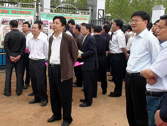 山東省供銷社推進(jìn)大田作物生產(chǎn)服務(wù)創(chuàng)新現(xiàn)場會在汶上縣召開