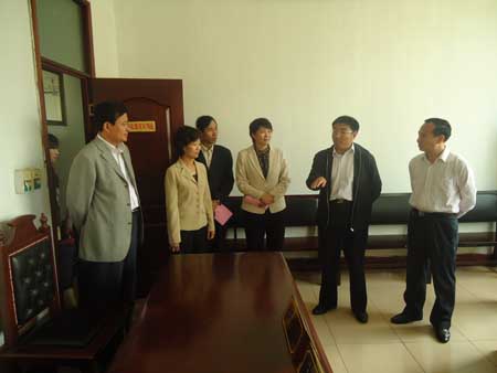 孫方一 梁蓮檢查汶上縣婦女兒童“兩個綱要” 落實情況