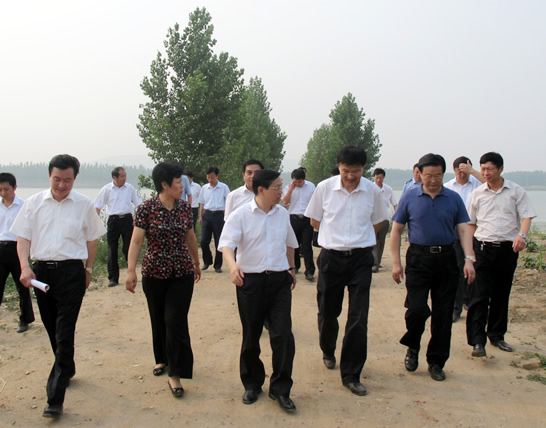 濟寧市委副書記、市長梅永紅副市長侯端敏來汶上縣檢查指導(dǎo)防汛工作。