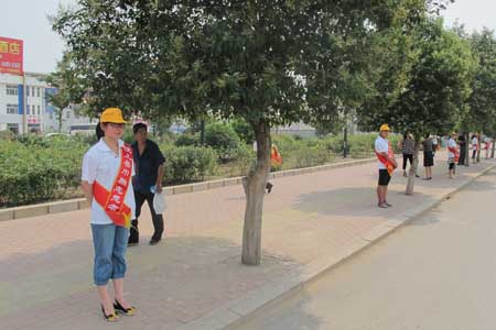 汶上縣婦聯(lián)組織開展巾幗志愿服務(wù)活動