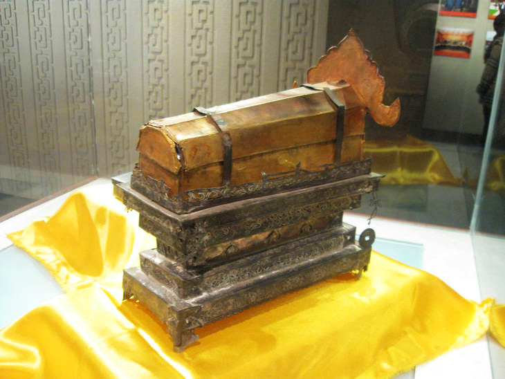 實拍佛都汶上大寶相寺的“悟空佛牙” - 張子涵 - 張子涵的博客