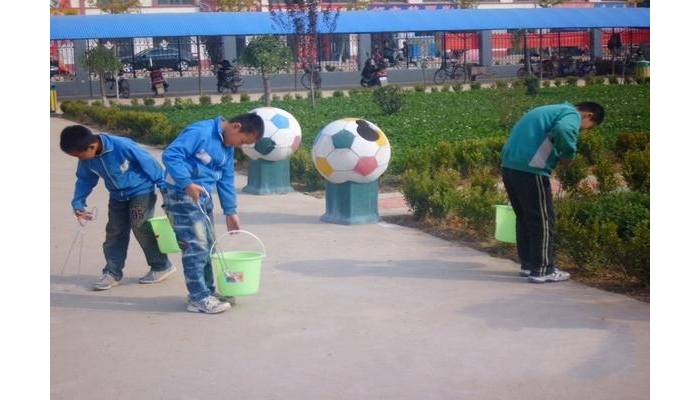 汶上縣苑莊鎮(zhèn)中心小學(xué)大隊(duì)部建立“紅領(lǐng)巾服務(wù)崗”