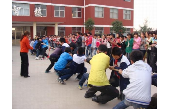 汶上縣寅寺鎮(zhèn)中學(xué)積極開展大課間活動(dòng)
