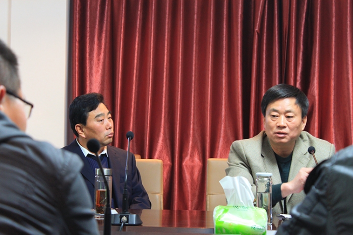 汶上縣攝影家協(xié)會舉行影友交流會 邀請濟寧市名家現(xiàn)場說片