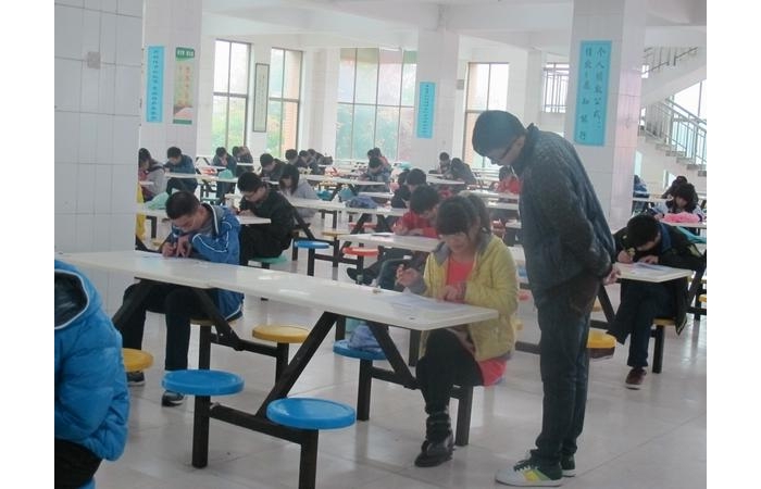 汶上圣澤中學舉行校規(guī)校紀知識考試