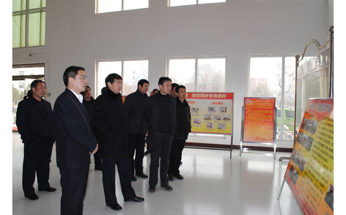 濟寧市總工會副主席王厚忠對汶上縣“六好鄉(xiāng)鎮(zhèn)工會”創(chuàng)建工作進行檢查驗收