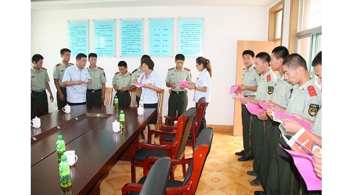 汶上法院開展“送法進(jìn)軍營”活動(dòng)