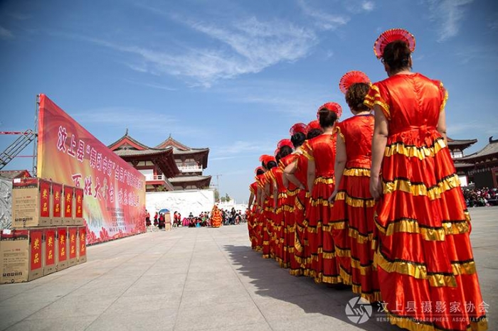 汶上縣“舞動(dòng)中都”全民廣場舞大賽決賽在菩薩廣場舉行