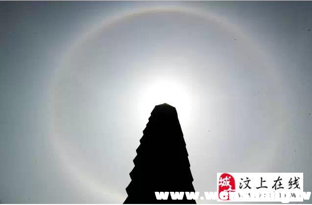 汶上寶相寺佛光神奇顯現，數萬游客有緣沐浴佛光