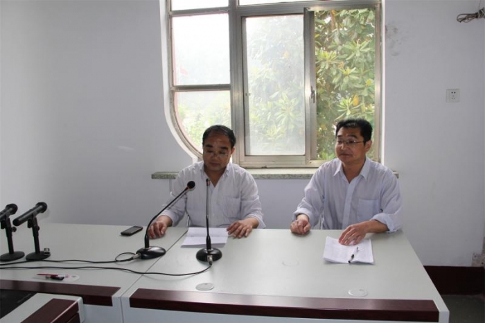 縣第一實驗中學(xué)召開七、八年級家長會