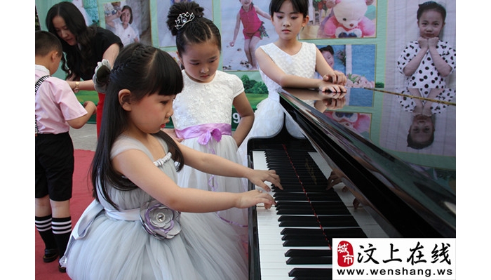 琴童鋼琴教育中心慶六一學(xué)生匯報(bào)演出圓滿落幕