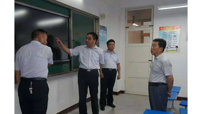 縣人大主任胡新符到義橋鎮(zhèn)督導義務教育均衡發(fā)展工作