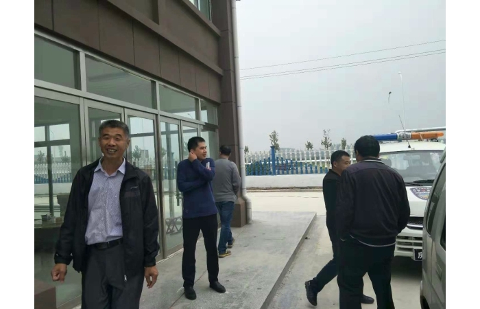 縣房管局督導(dǎo)公共租賃性住房華城雅居項目建設(shè)情況