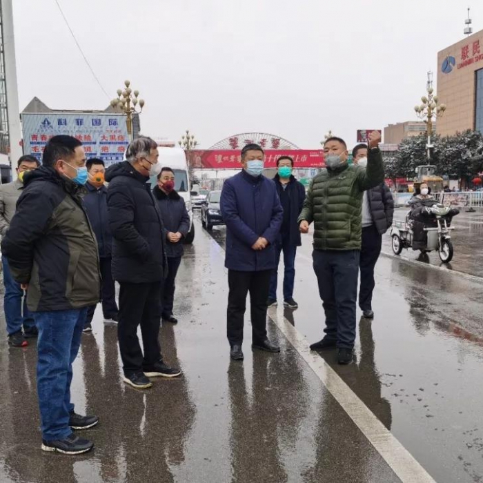 汶上縣人民政府 政務(wù)要聞 李洪文督導(dǎo)城區(qū)道路積雪清除、疫情防控和企業(yè)復(fù)工復(fù)產(chǎn)工作