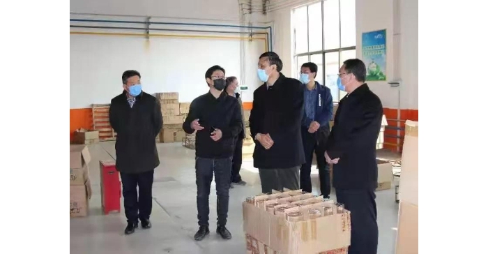 市政協(xié)副主席陳希忠一行到楊店鎮(zhèn)督導疫情防控和企業(yè)復工復產(chǎn)工作