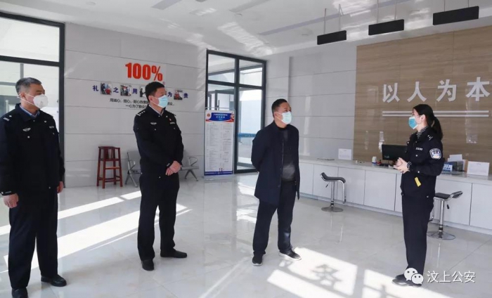 副縣長、公安局局長許文祥督導(dǎo)疫情防控工作