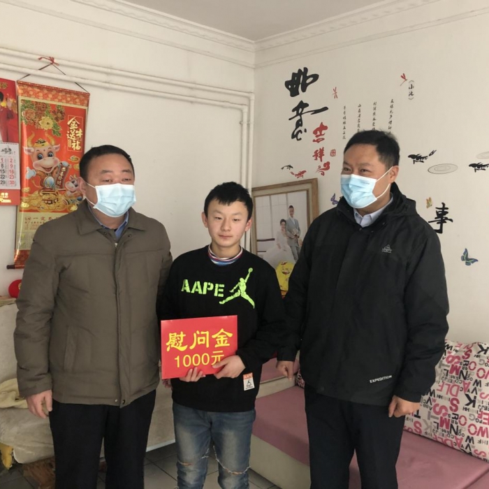 汶上縣醫(yī)療保障局“扶貧救孤護(hù)苗”走訪慰問活動(dòng)